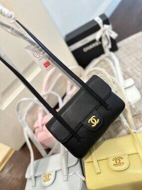 Luxury 26P Preppy Coco Shoulder Bag Black Caviar Leather with Gold Hardware